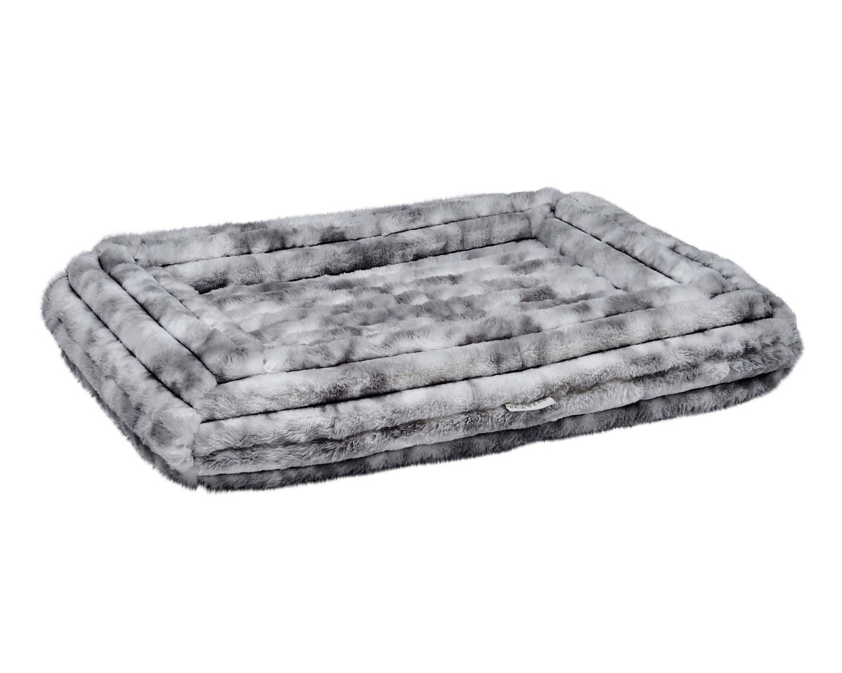 Hugo Futon in Silver Fox