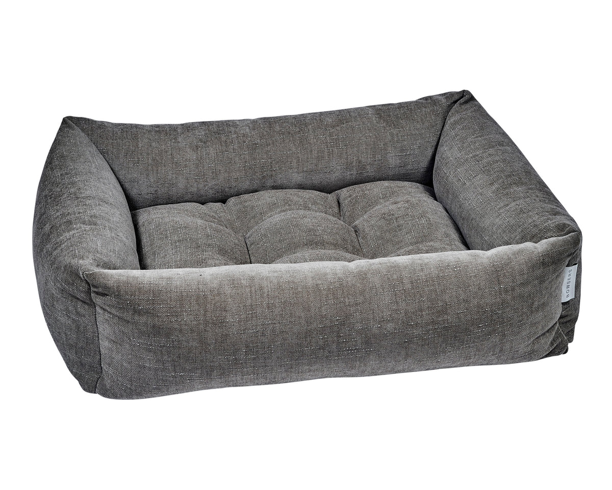 The Franklin cushioned dog bed in Mousse.