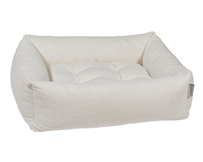 The Franklin cushioned dog bed in Vanilla.