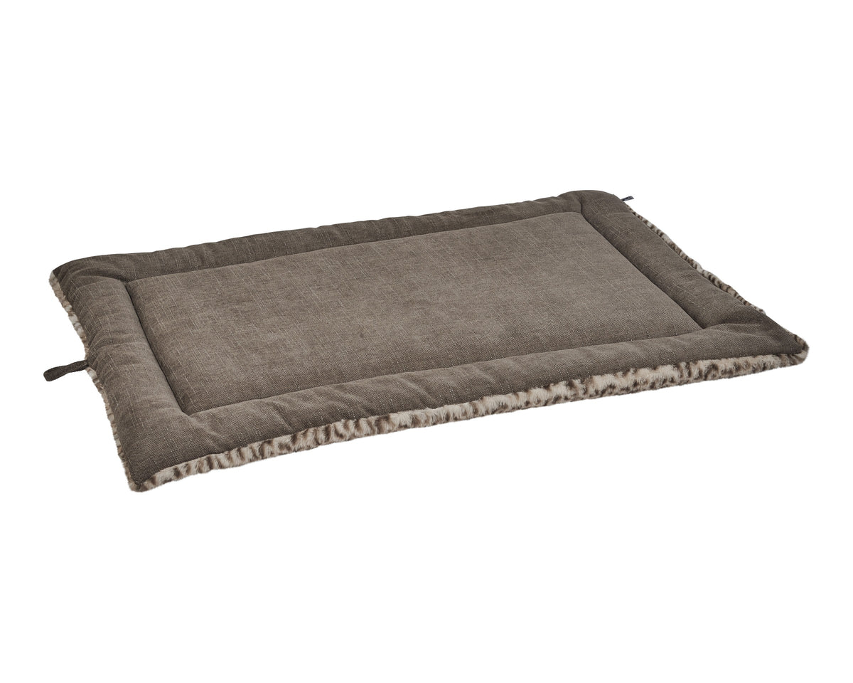 Cosmopolitan Mat - Faux Fur, reverse side in Mousse
